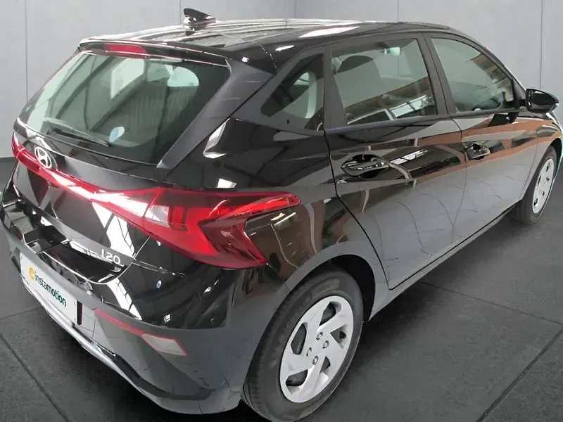 Neu Hyundai i20 Select 101 PS (74 kW) 2025 Schwarz Kleinwagen