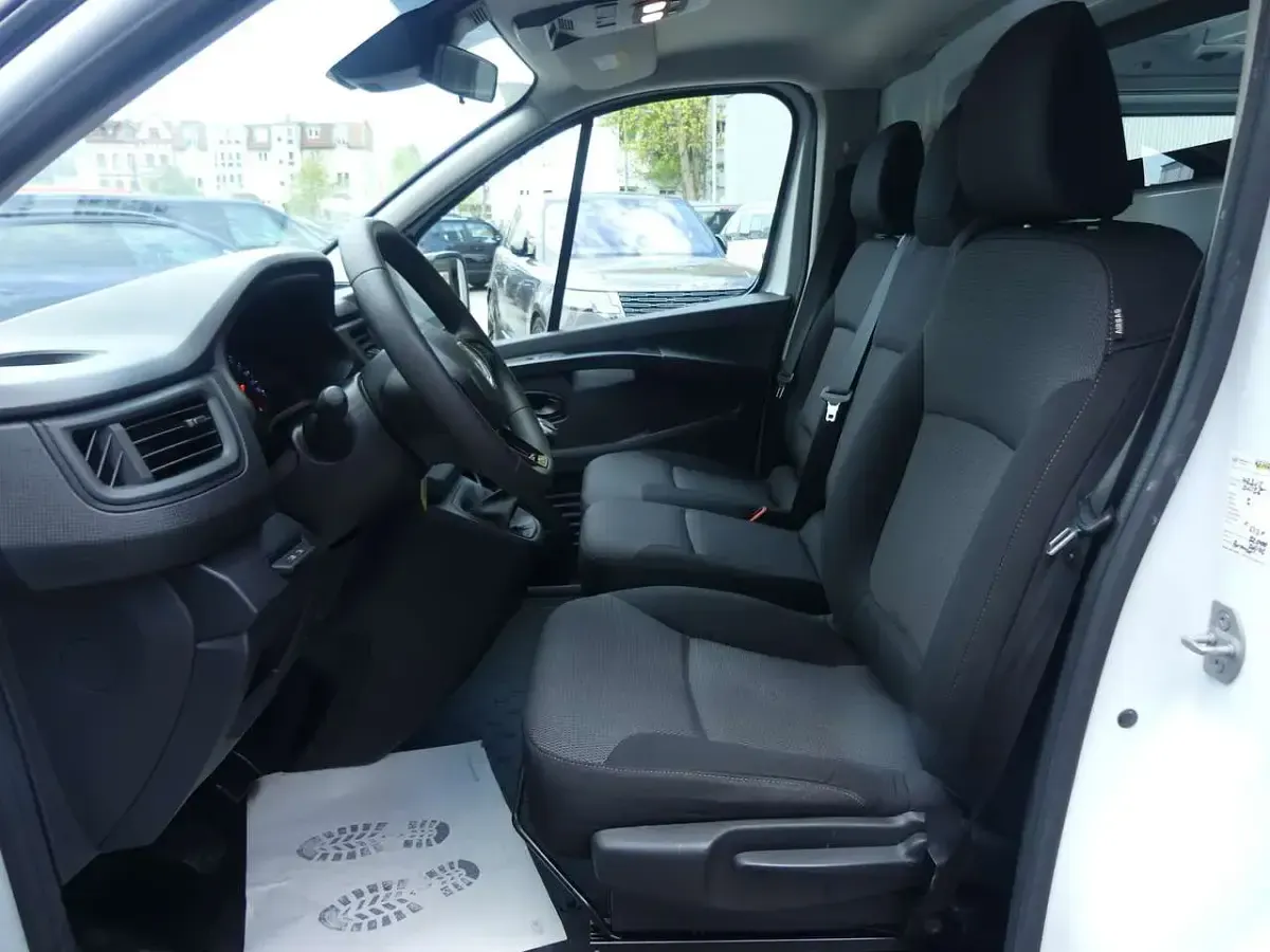 Gebraucht Renault Trafic 131 PS (96 kW) 2022 Weiß Van / Kleinbus