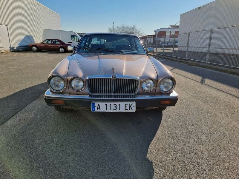 Gebraucht Jaguar XJ12 295 PS (216 kW) 1985 Gold Limousine