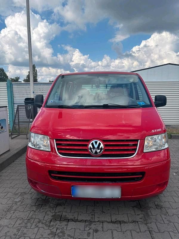 Rot Gebraucht 2007 VW T5 Van | 11.200 € (Fairer Preis) - Bild 1/4