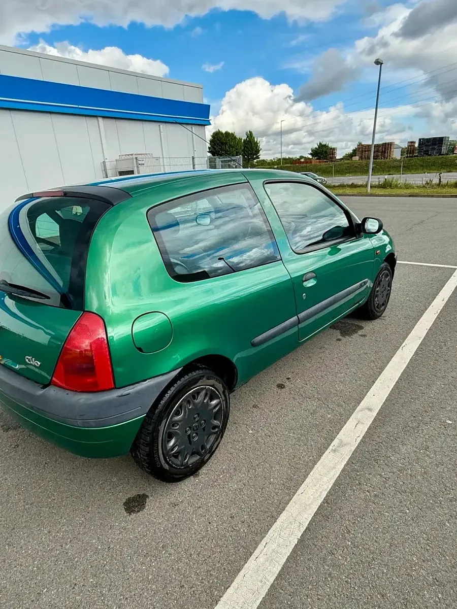 Gebraucht Renault Clio 58 PS (42 kW) 2000 Grün Kleinwagen