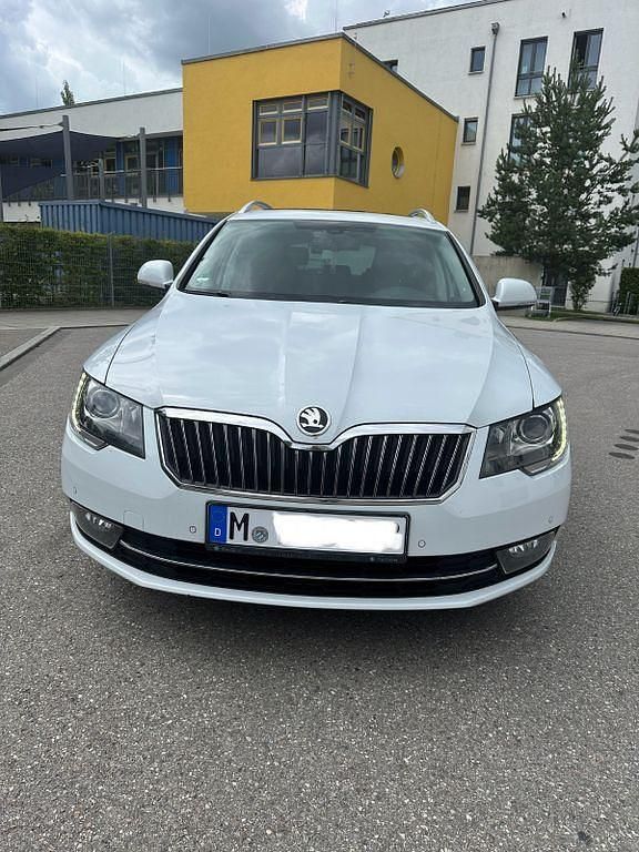 Gebraucht Skoda Superb Exclusive 170 PS (125 kW) 2014 Weiß Kombi
