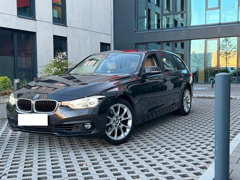 Second-hand BMW 330 Advantage 258 CP (189 kW) 2017 Maro Break