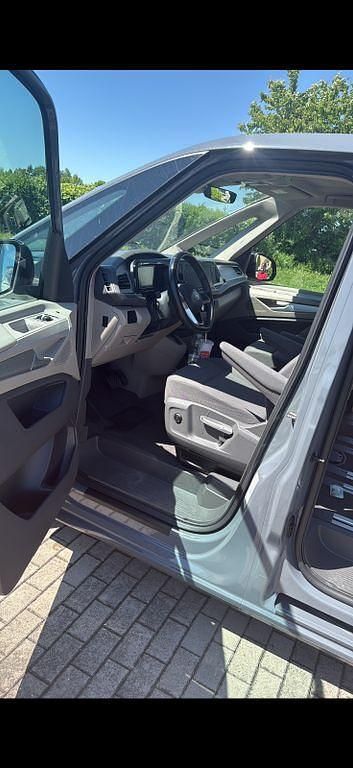 Gebraucht VW Multivan 150 PS (110 kW) 2023 Grau Van