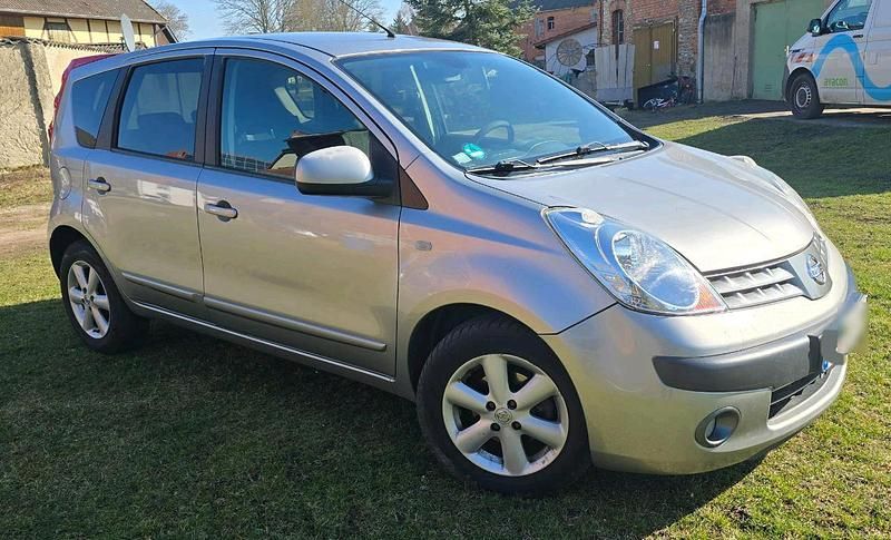 Gebraucht Nissan Note 88 PS (64 kW) 2006 Silber Kleinwagen