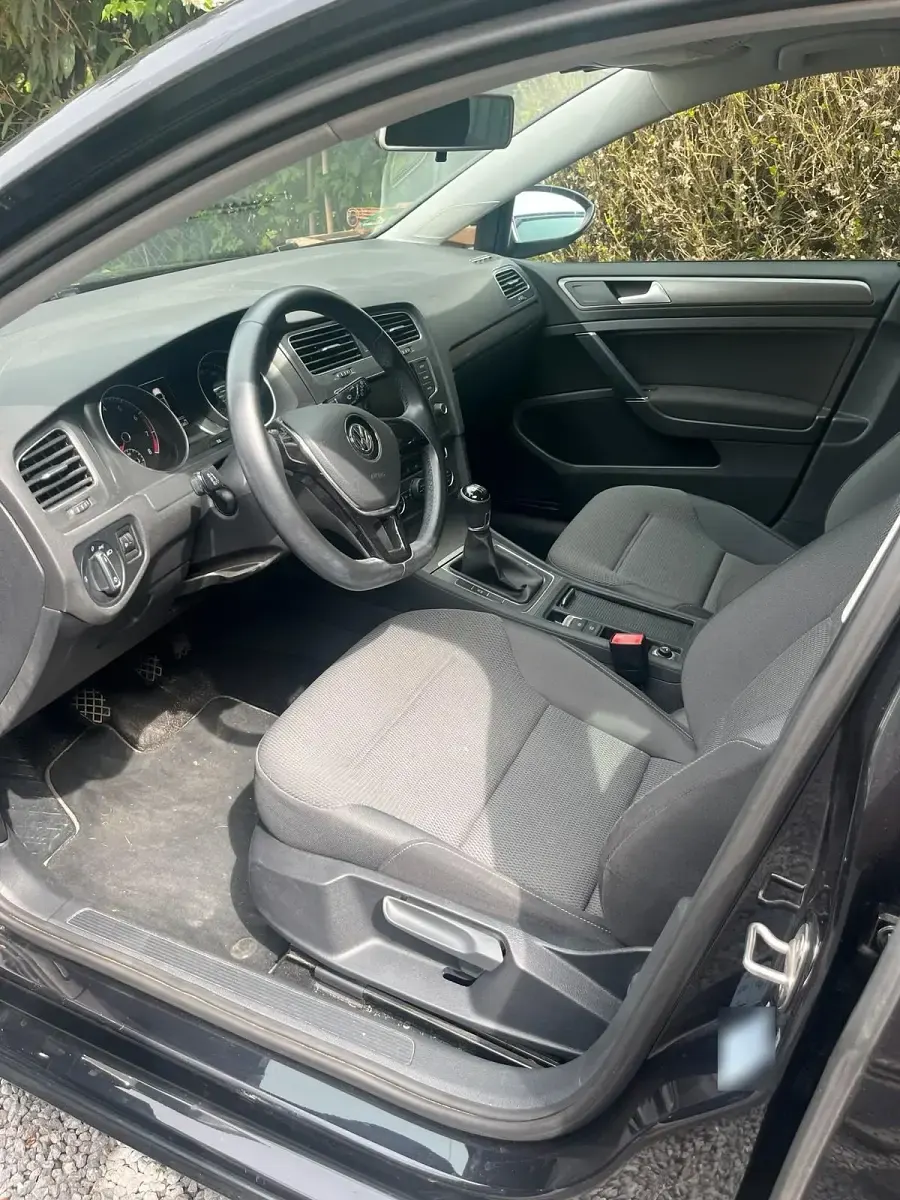 Gebraucht VW Golf VII 122 PS (89 kW) 2013 Schwarz Limousine