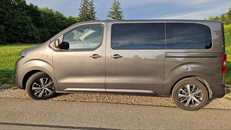 Gebraucht Toyota Proace Verso Comfort 150 PS (110 kW) 2018 Grau Kombi