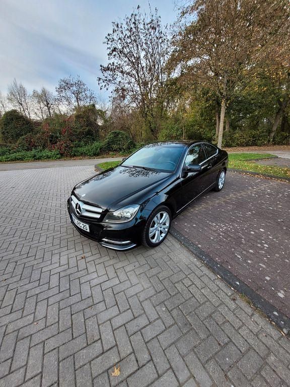 Schwarz Gebraucht 2013 Mercedes C220 Coupé | 10.200 € (Fairer Preis) - Bild 1/4