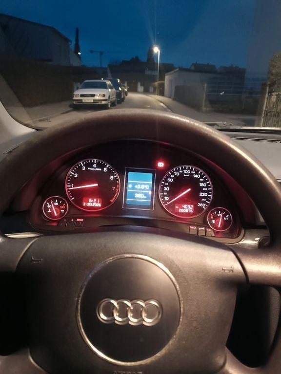 Gebraucht Audi A4 131 PS (96 kW) 2004 Blau Kombi