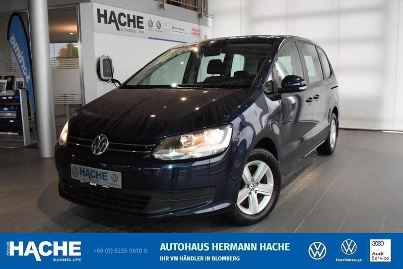 Blau Gebraucht 2011 VW Sharan Trendline Van / Kleinbus | 12.980 € (Teuer) - Bild 1/4