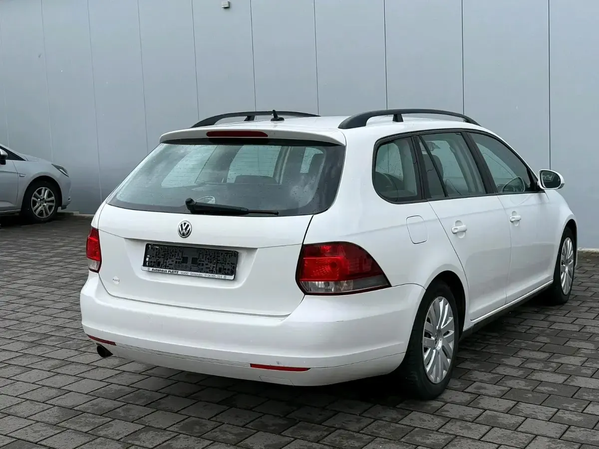 Gebraucht VW Golf VII 105 PS (77 kW) 2012 Weiß Kombi