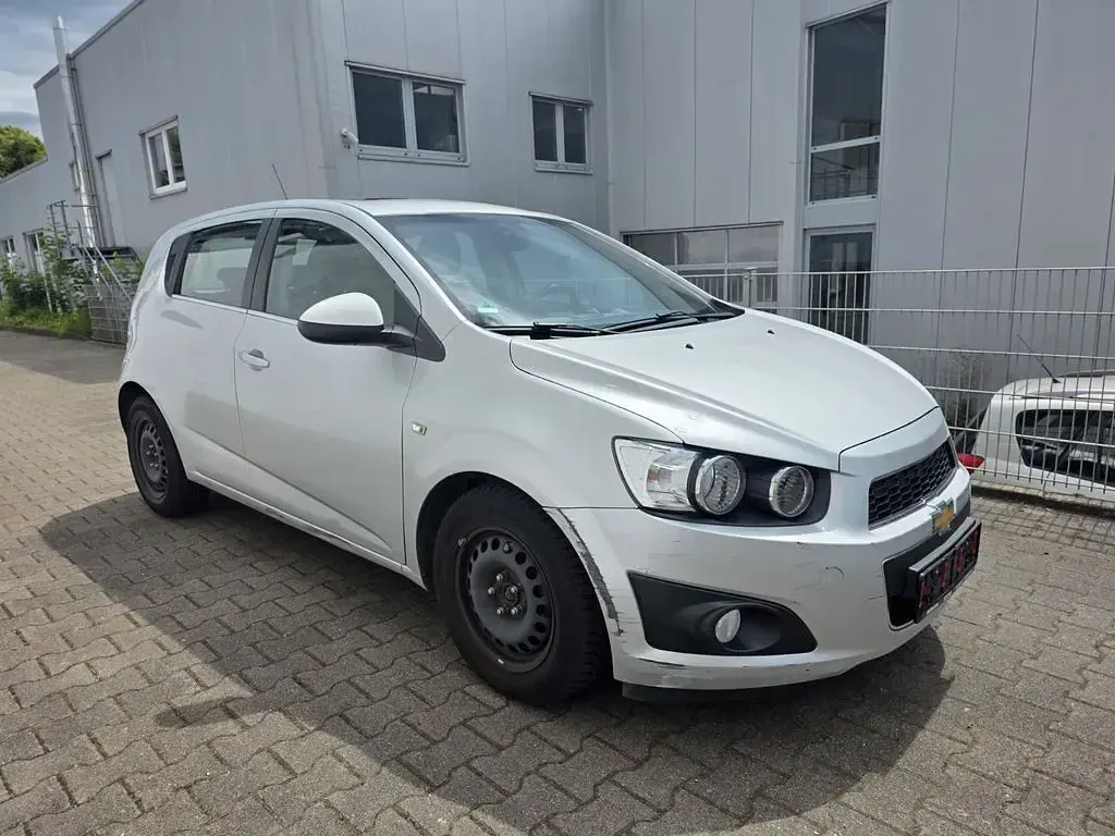 Gebraucht Chevrolet Aveo 116 PS (85 kW) 2011 Silber Kleinwagen