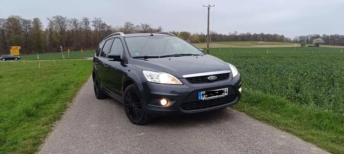 Gebraucht Ford Focus Viva 109 PS (80 kW) 2010 Grau Kombi