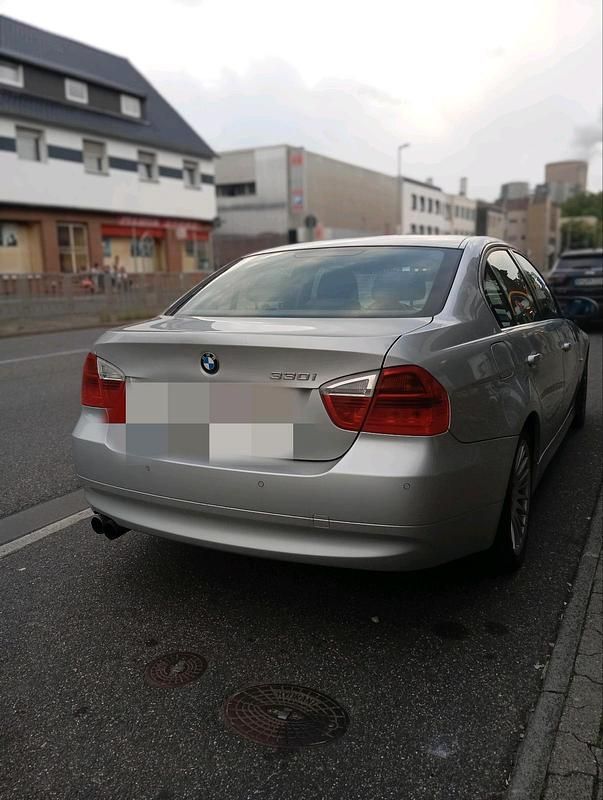 Silber Gebraucht 2005 BMW 330 Limousine | 5.999 € (Superpreis) - Bild 1/4