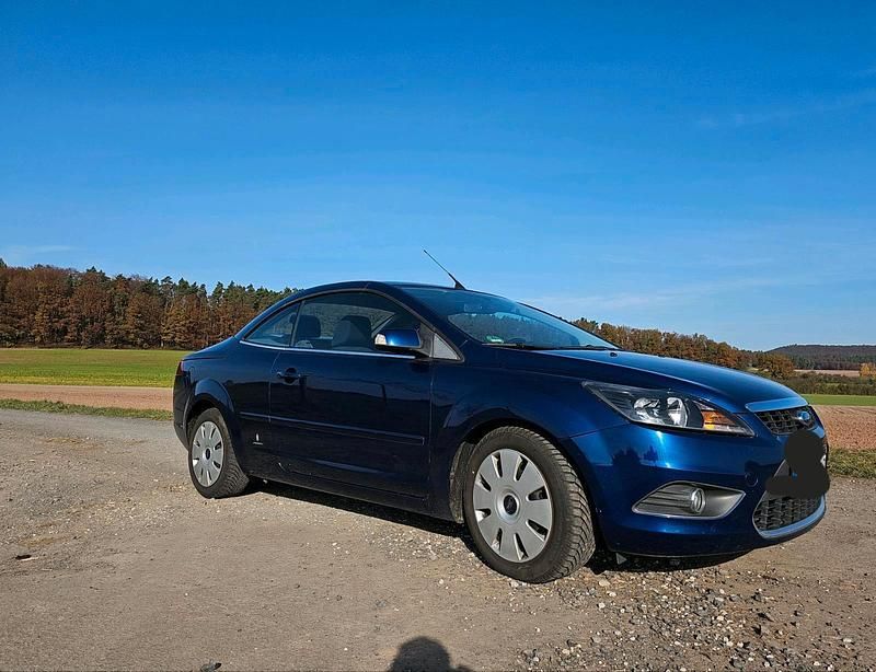 Blau Gebraucht 2009 Ford Focus Cabriolet Cabrio | 3.499 € (Fairer Preis) - Bild 1/4