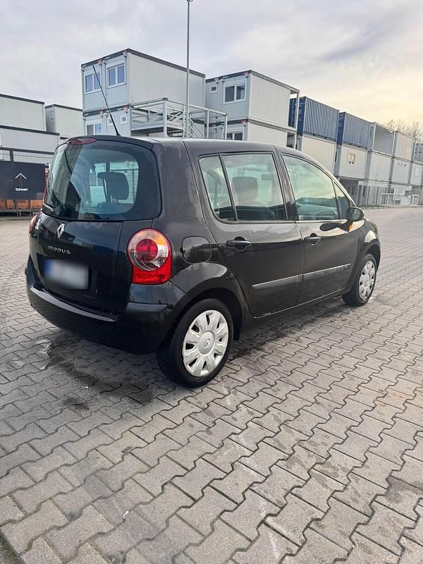 Second-hand Renault Modus 75 CP (55 kW) 2005 Negru Monovolum