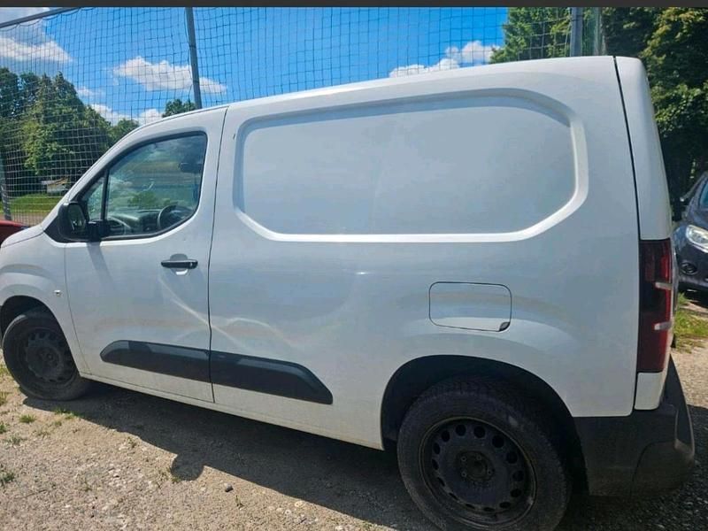 Gebraucht Opel Combo 105 PS (77 kW) 2019 Weiß Van / Kleinbus
