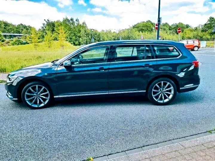 Gebraucht VW Passat Highline 150 PS (110 kW) 2019 Grau Kombi