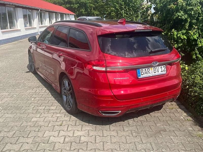 Gebraucht Ford Mondeo ST-Line 190 PS (139 kW) 2022 Rot Kombi