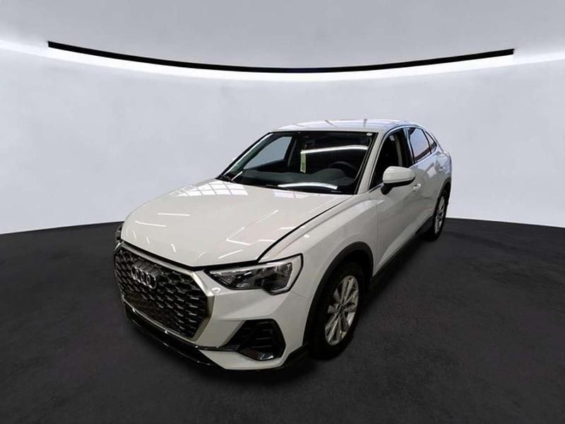 Gletscherweiß metallic Gebraucht 2024 Audi Q3 Sportback Ambiente SUV | 33.990 € (Superpreis) - Bild 1/2