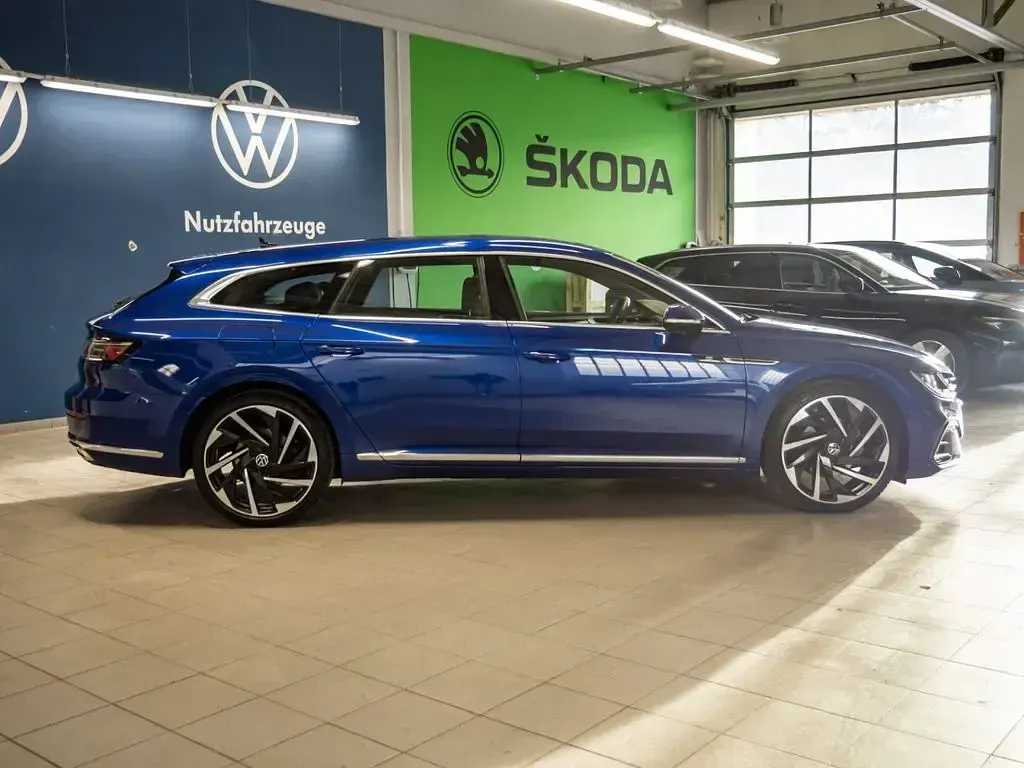 Gebraucht VW Arteon Pro 200 PS (147 kW) 2023 Blau Kombi