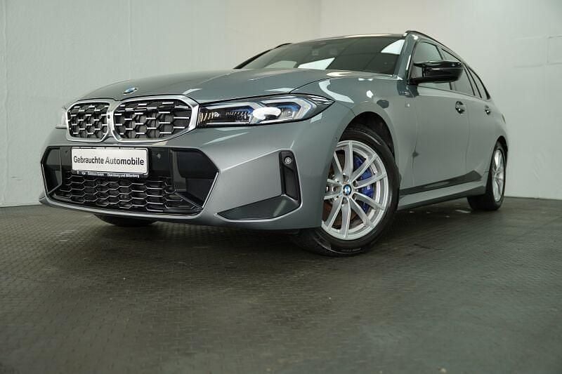 Grau Gebraucht 2025 BMW M340 M Sport Limousine | 52.890 € (Superpreis) - Bild 1/4