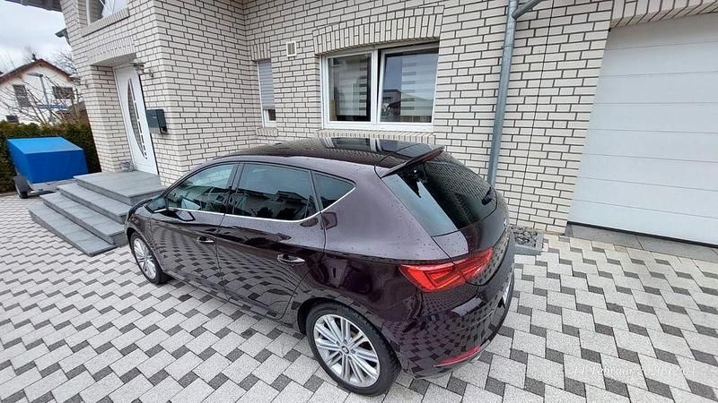 Gebraucht Seat Leon XCELLENCE 131 PS (96 kW) 2019 Violett Limousine