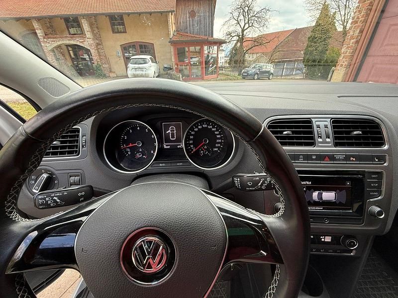 Gebraucht VW Polo LOUNGE 75 PS (55 kW) 2015 Weiß Kleinwagen