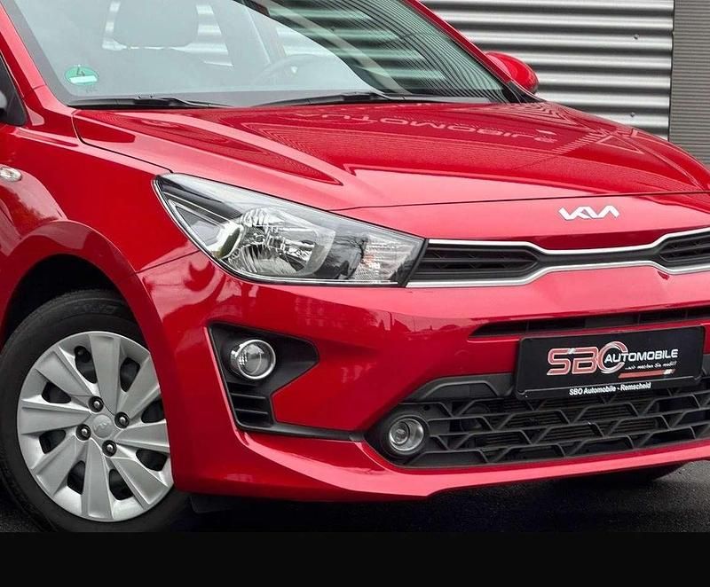 Second-hand Kia Rio Edition 7 84 CP (61 kW) 2023 Roșu Hatchback