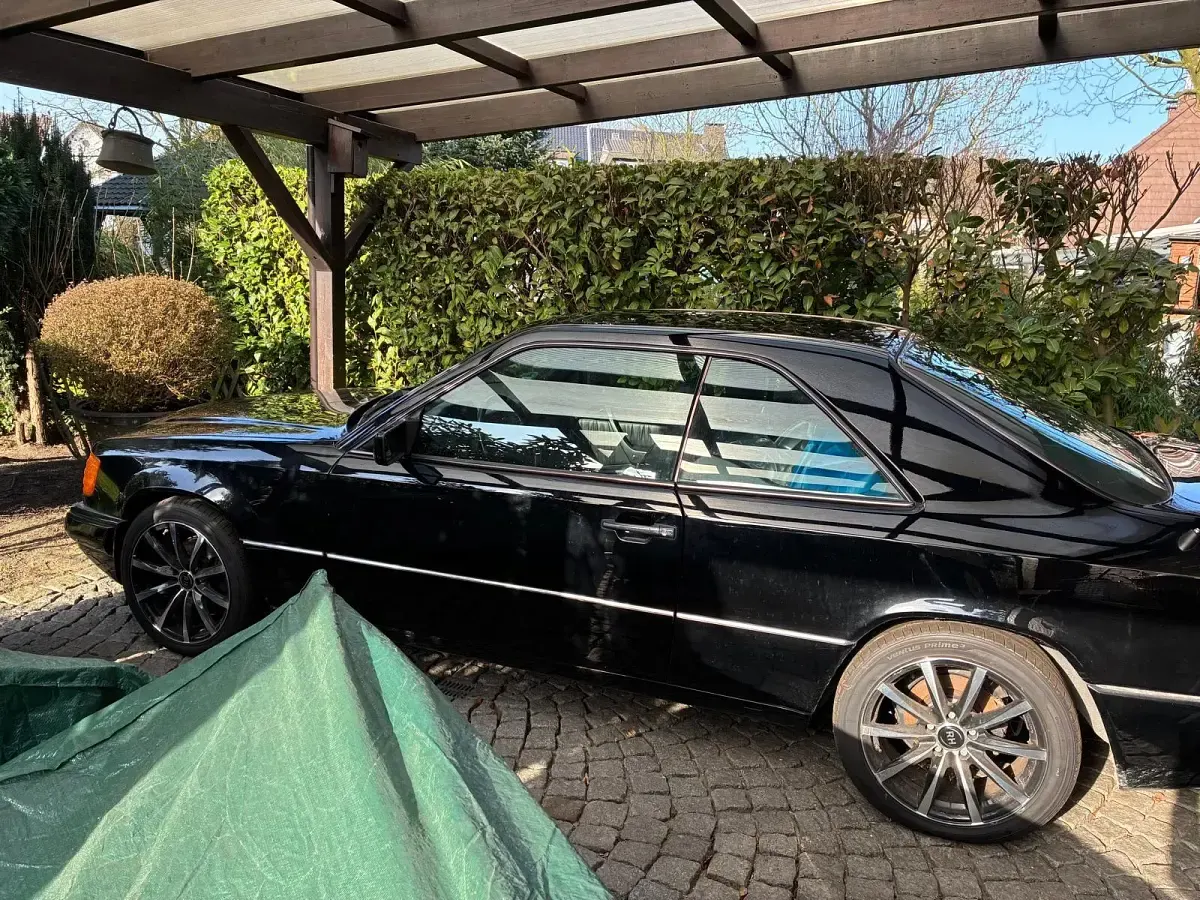 Gebraucht Mercedes 230 132 PS (97 kW) 1991 Schwarz Coupé