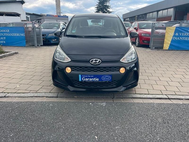 Schwarz Gebraucht 2017 Hyundai i10 Passion Plus Kleinwagen | 8.999 € (Fairer Preis) - Bild 1/4
