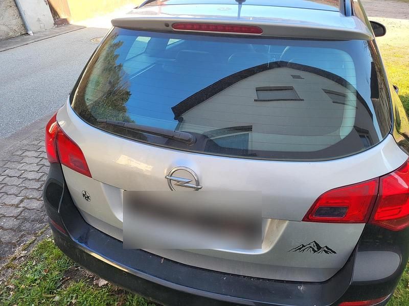 Gebraucht Opel Astra 125 PS (91 kW) 2012 Schwarz Kombi