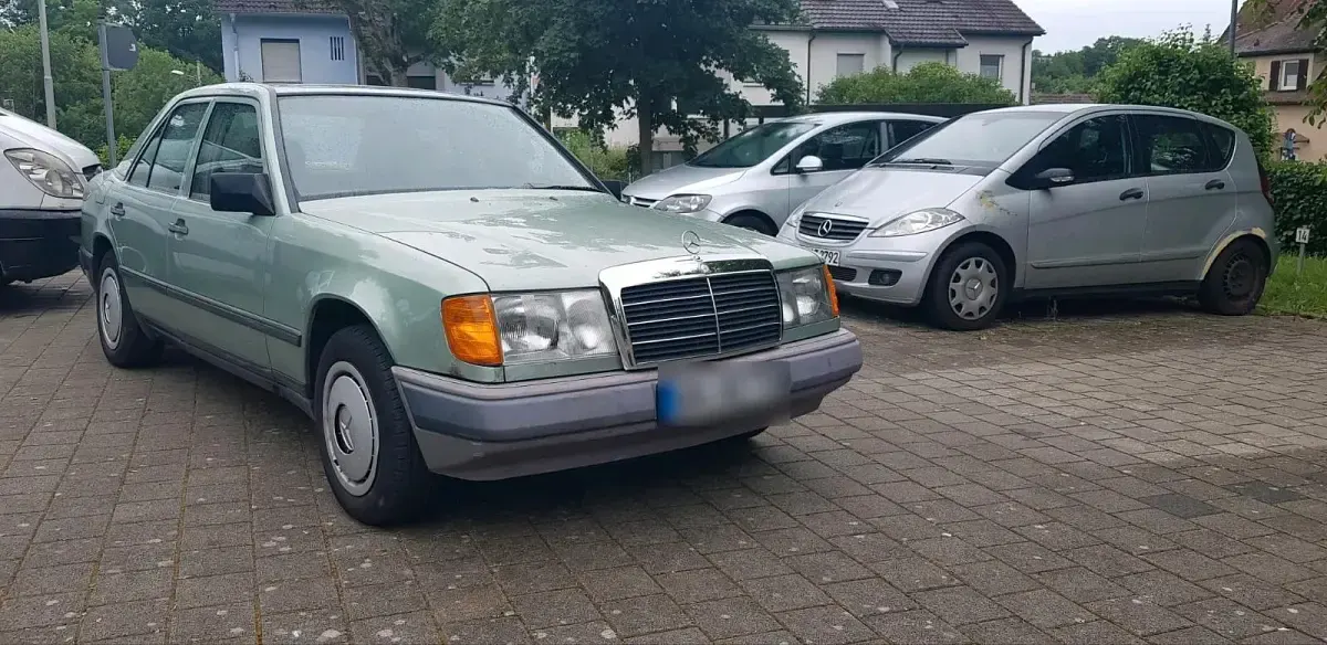 Gebraucht Mercedes E300 1987 Grün Limousine