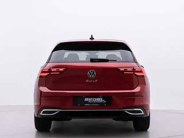 Gebraucht VW Golf VIII 150 PS (110 kW) 2022 Rot Limousine