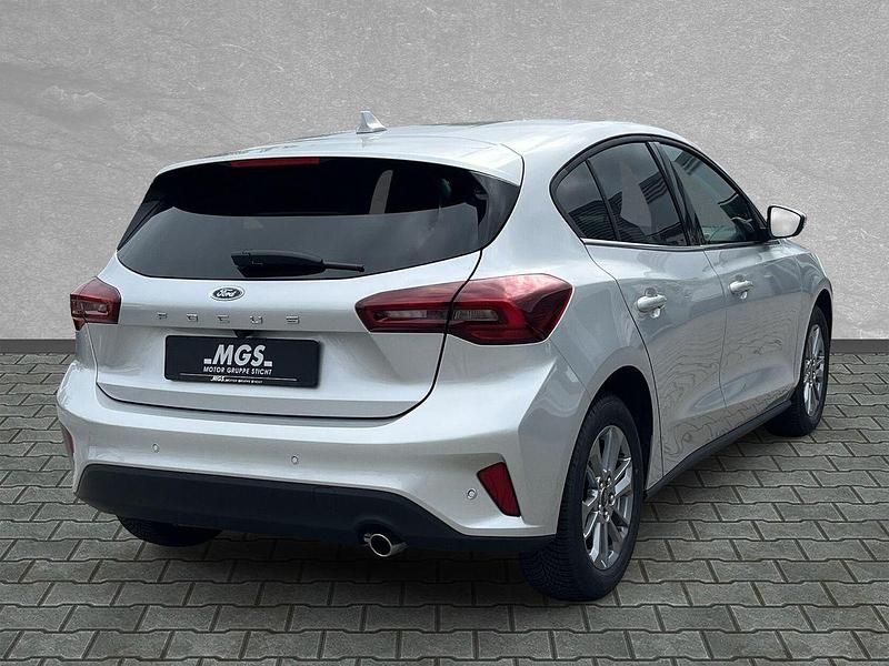 Neu Ford Focus Titanium 155 PS (114 kW) 2025 Moondust silver metallic Limousine