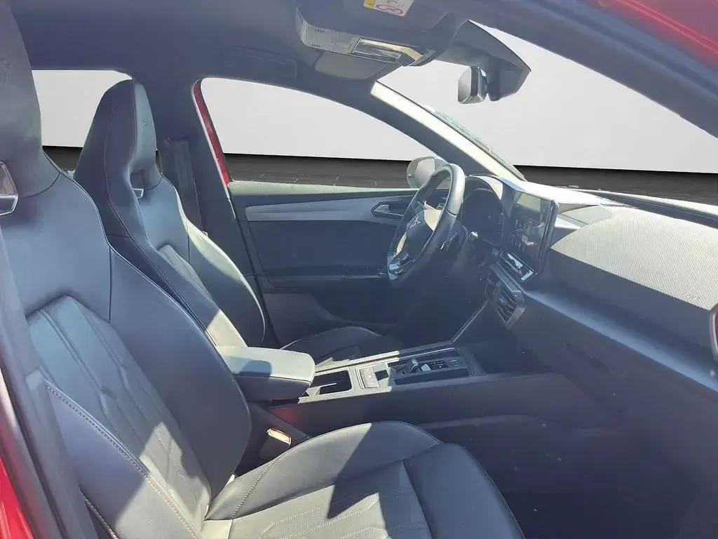 Używany Cupra Leon 310 KM (228 kW) 2021 Czerwony Sedan/Limuzyna