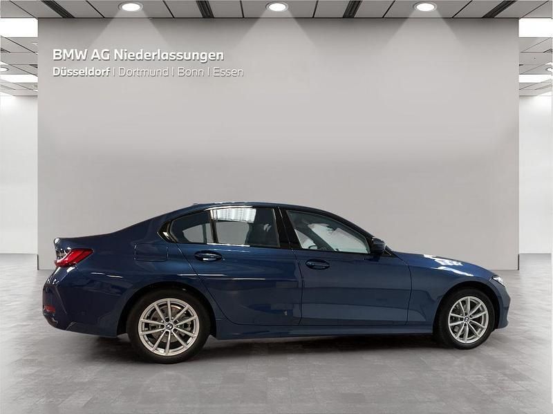 Gebraucht BMW 318 Comfort Edition 156 PS (114 kW) 2022 Blau Limousine