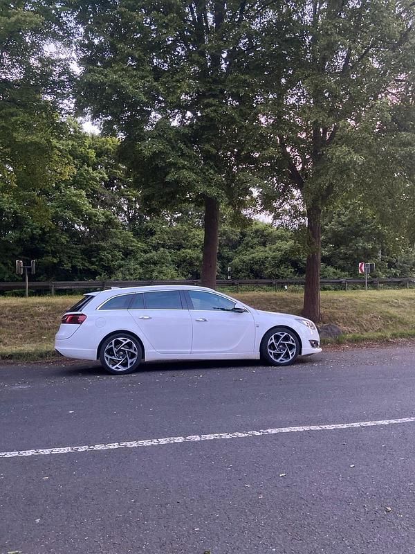 Gebraucht Opel Insignia 170 PS (125 kW) 2017 Weiß Kombi