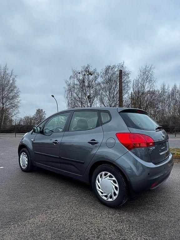Gebraucht Kia Venga 90 PS (66 kW) 2010 Grau Kleinwagen