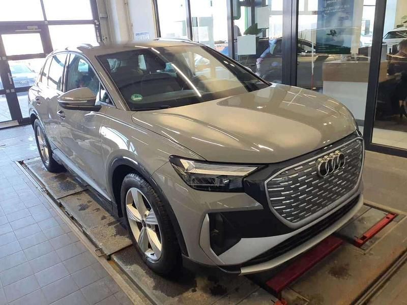 Gebraucht Audi Q4 e-tron S-Line 150 kW (204 PS) 2023 Grau SUV
