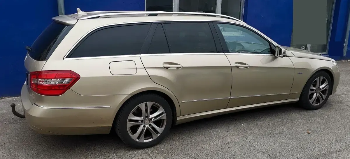 Gebraucht Mercedes E220 Avantgarde 136 PS (100 kW) 2012 Gold Kombi
