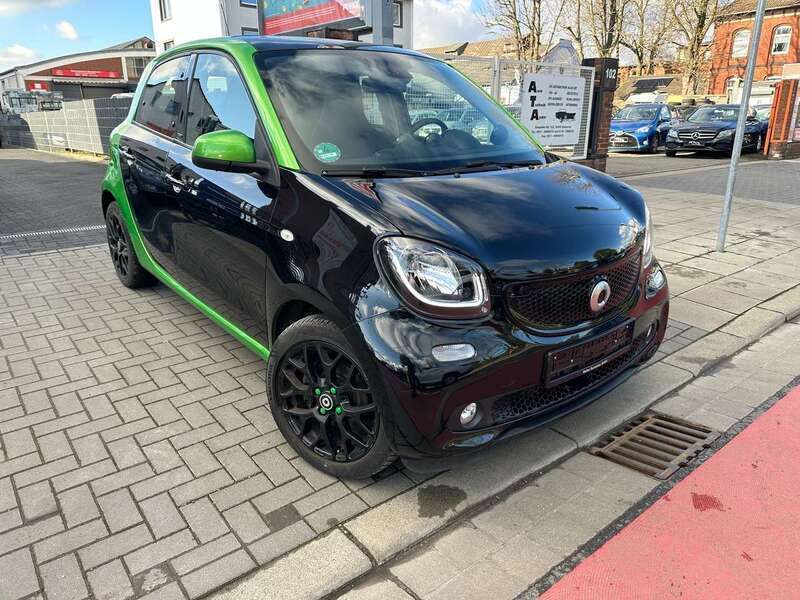 Grün Gebraucht 2017 Smart ForFour Electric Drive Limousine | 8.950 € (Fairer Preis) - Bild 1/4