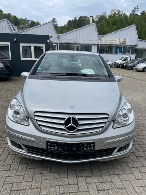 Silber Gebraucht 2007 Mercedes B180 Van / Kleinbus | 6.990 € (Fairer Preis) - Bild 1/4