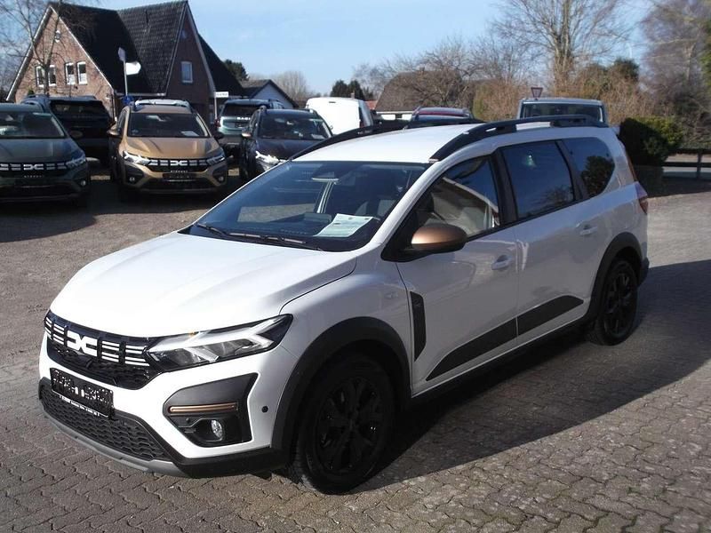 Gebraucht Dacia Jogger Extreme 110 PS (80 kW) 2024 Gletscherweiss Van / Kleinbus