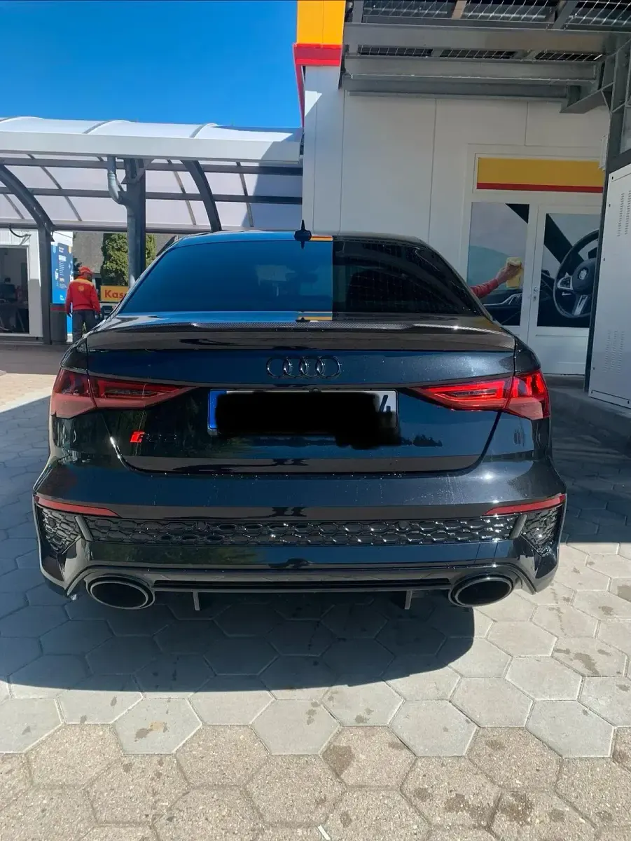 Używany Audi RS3 400 KM (294 kW) 2023 Czarny Sedan/Limuzyna