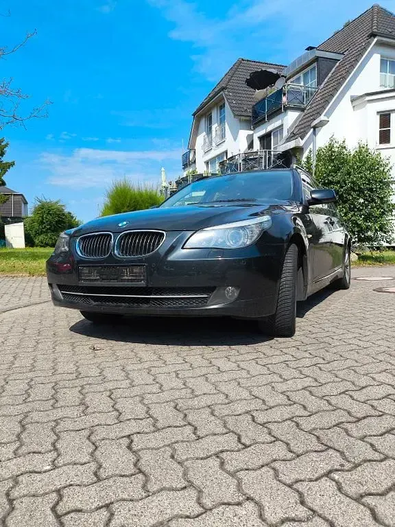 Gebraucht BMW 523 Exclusive 190 PS (139 kW) 2009 Schwarz Kombi