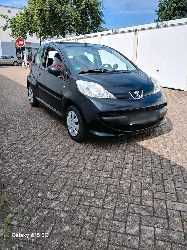 Schwarz Gebraucht 2008 Peugeot 107 Kleinwagen | 1.100 € (Guter Preis) - Bild 1/4