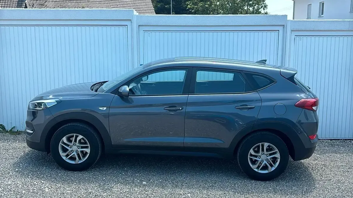 Gebraucht Hyundai Tucson 132 PS (97 kW) 2017 Grau SUV