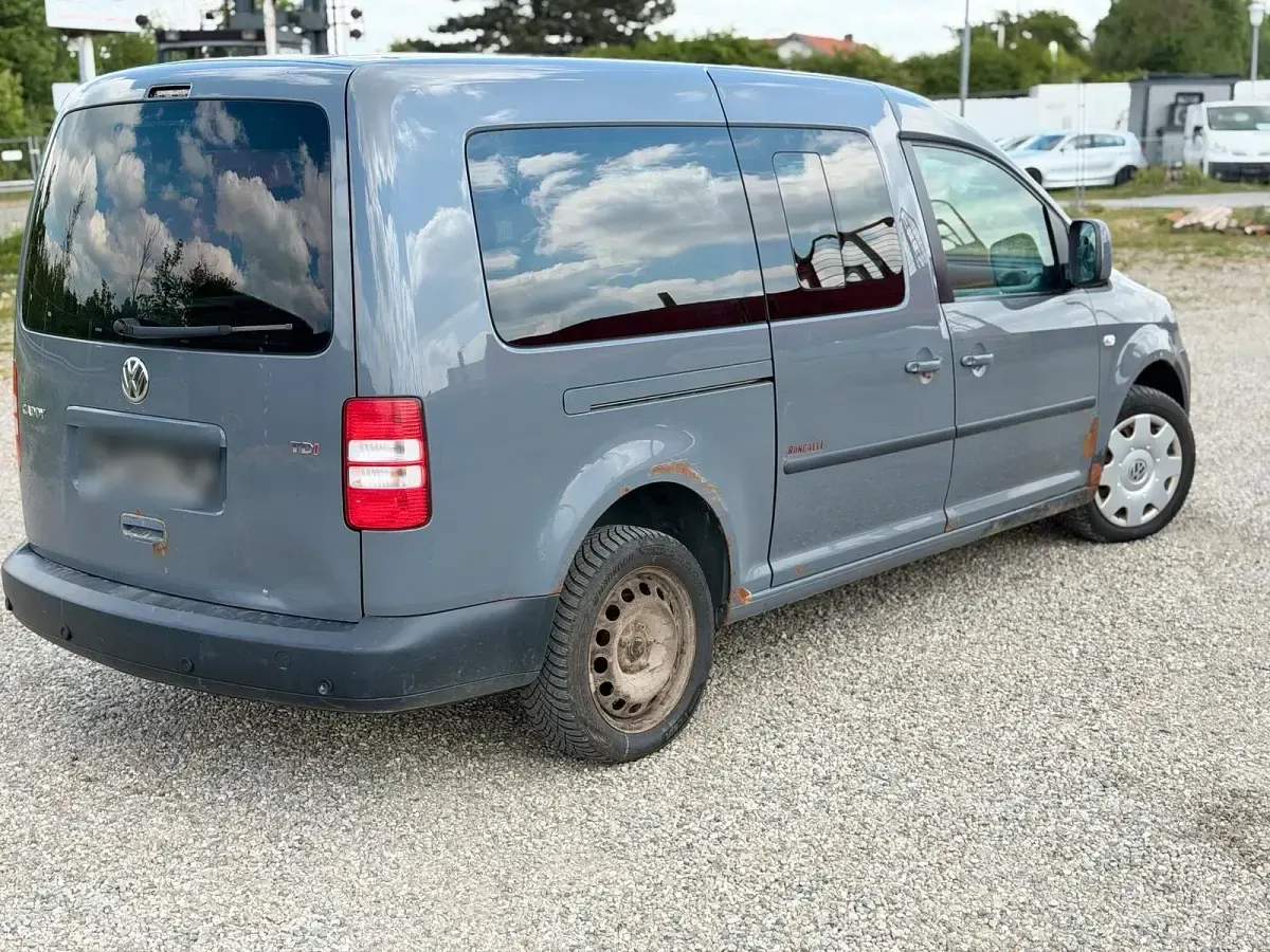 Usata VW Caddy 102 CV (75 kW) 2011 Grigio Monovolume