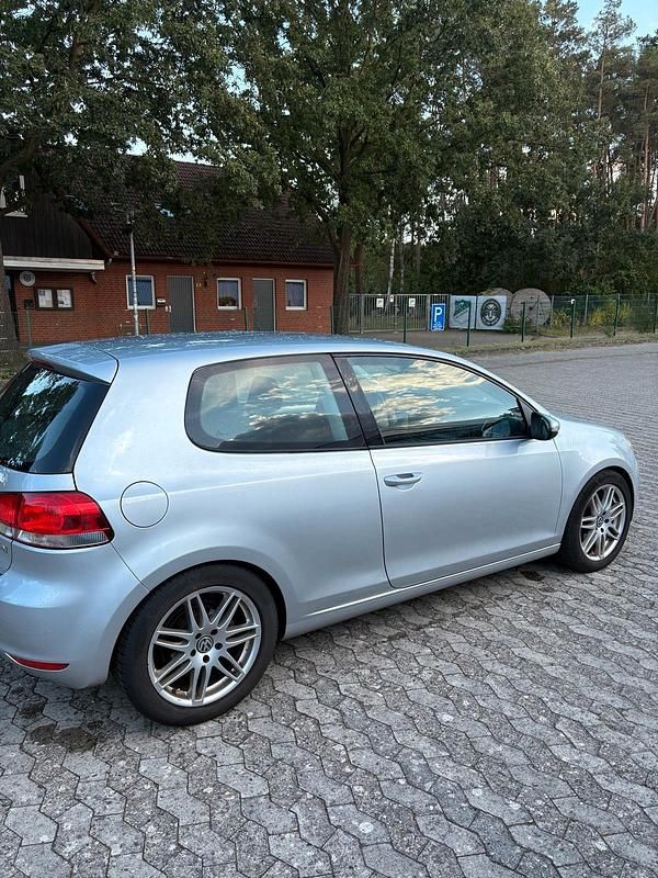 Gebraucht VW Golf VI 110 PS (80 kW) 2009 Silber Kleinwagen